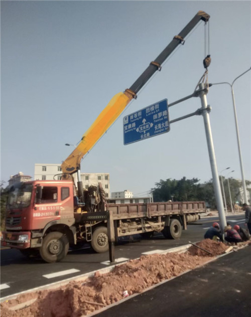 平陆县设备吊装租赁吊车要用多大吊车